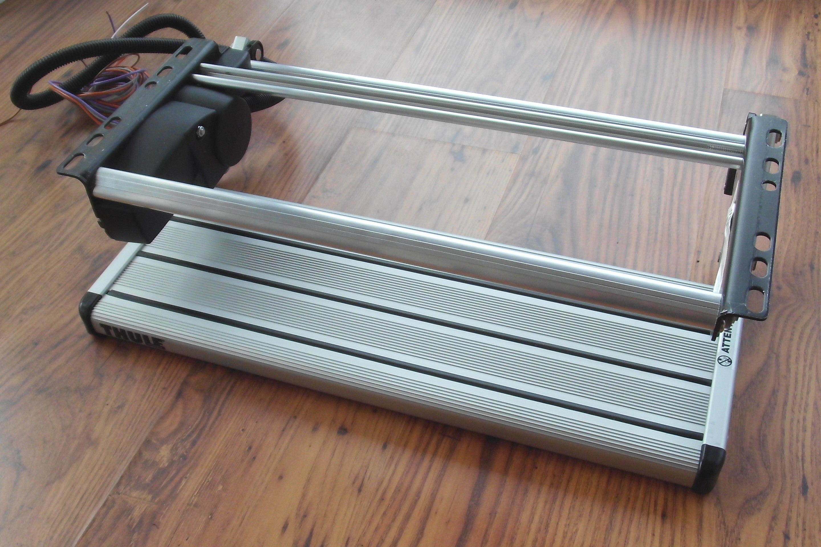 Trittstufe Thule Omnistor V15 Omni Step 12 Volt electric 550 Alu 89373f NEU