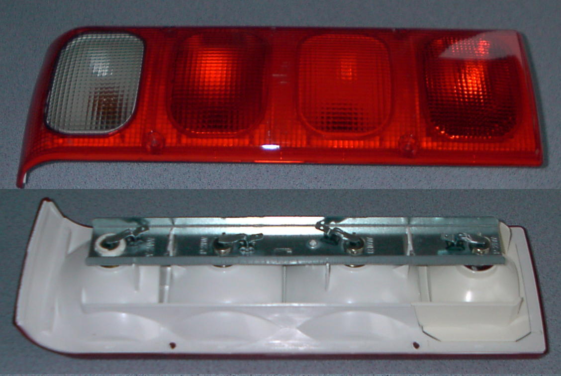 Rücklicht Rückleuchte Leuchte Schlussleuchte Jokon re. o. li.  140f085 NEU